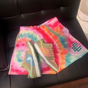 Size 9 Nike dunk EE shorts size L